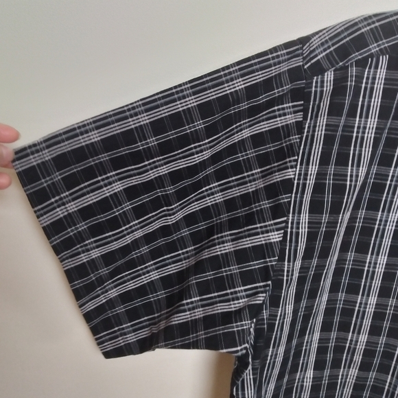 Beverly Hills Polo Club Men's Black and White Plaid Short Sleeve Button Up Shirt - Picture 4 of 11